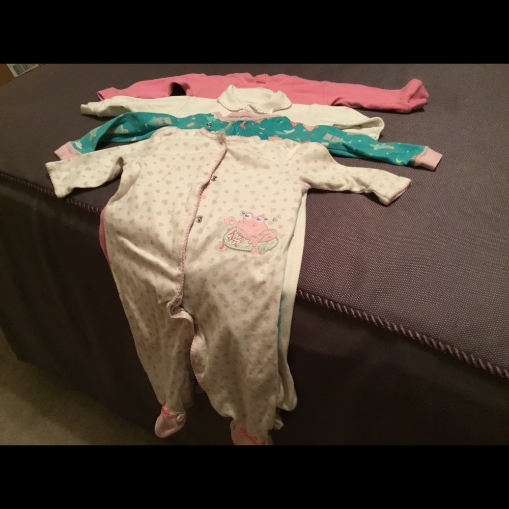 3sets pajamas, gray vest and two more pj’s